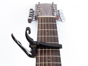Quick-Change Capos for 12-String Guitars