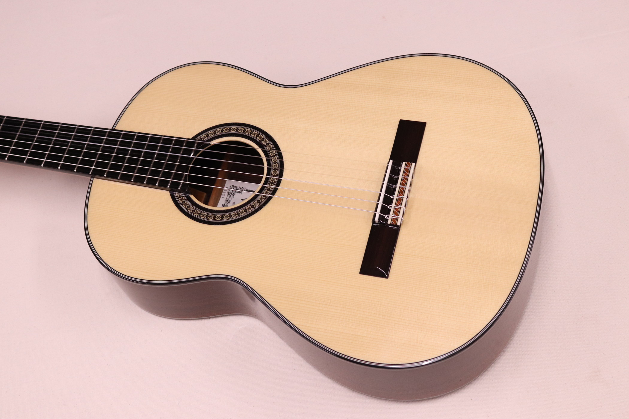 公式の店舗 クラシックギター 小平AST-150S スプルース 松 コダイラ